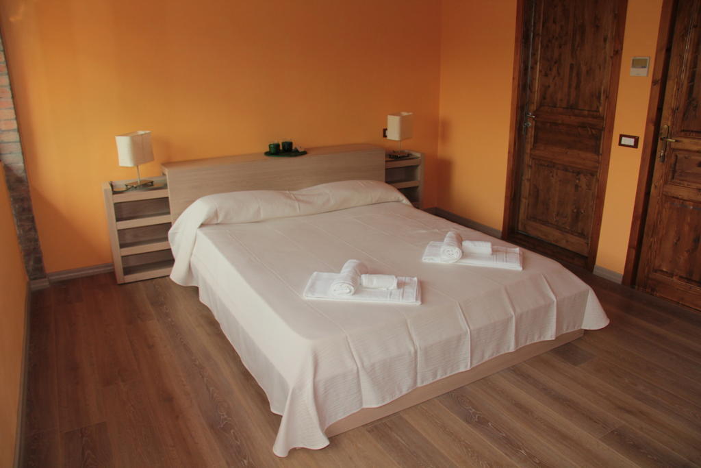Conte Pietro Room&Breakfast Ferrara Zimmer foto